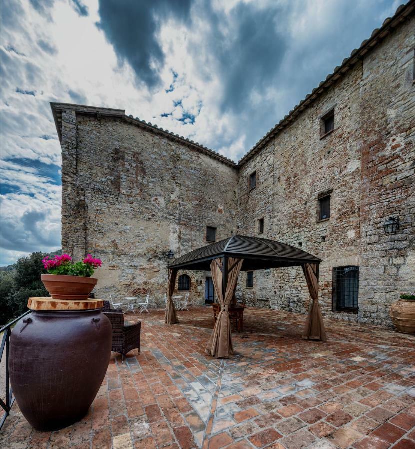 Aparthotel Castello Valenzino Pierantonio Exteriér fotografie