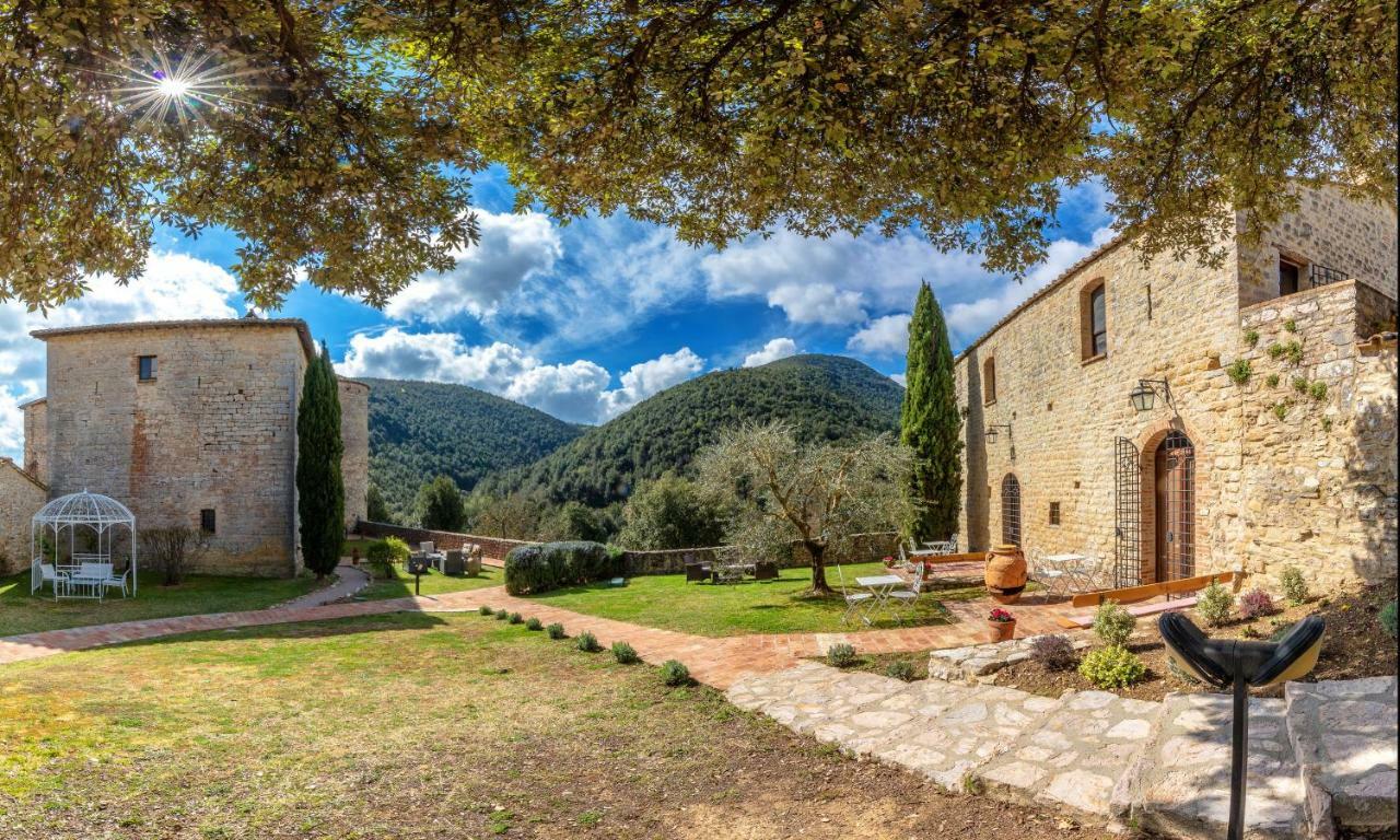 Aparthotel Castello Valenzino Pierantonio Exteriér fotografie