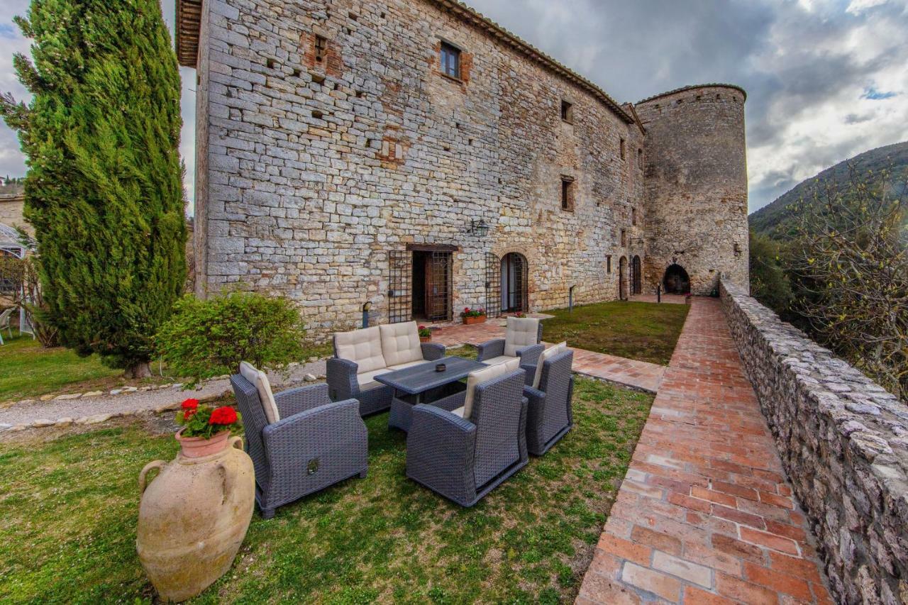 Aparthotel Castello Valenzino Pierantonio Exteriér fotografie